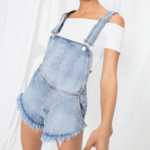 Superdown Diem Overall Shorts - Picture 3 of 5